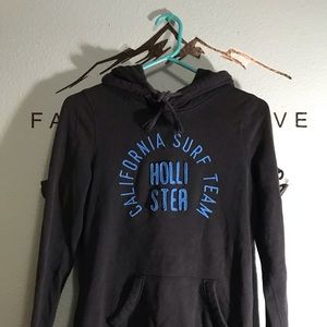Black Hollister sweater